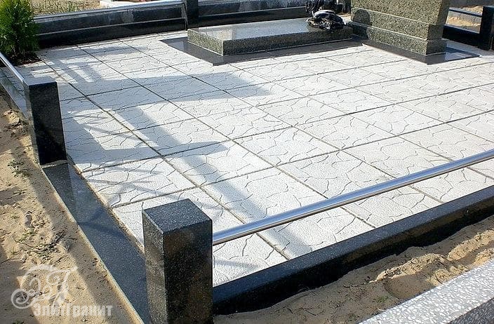 плитка черепашка на кладбище